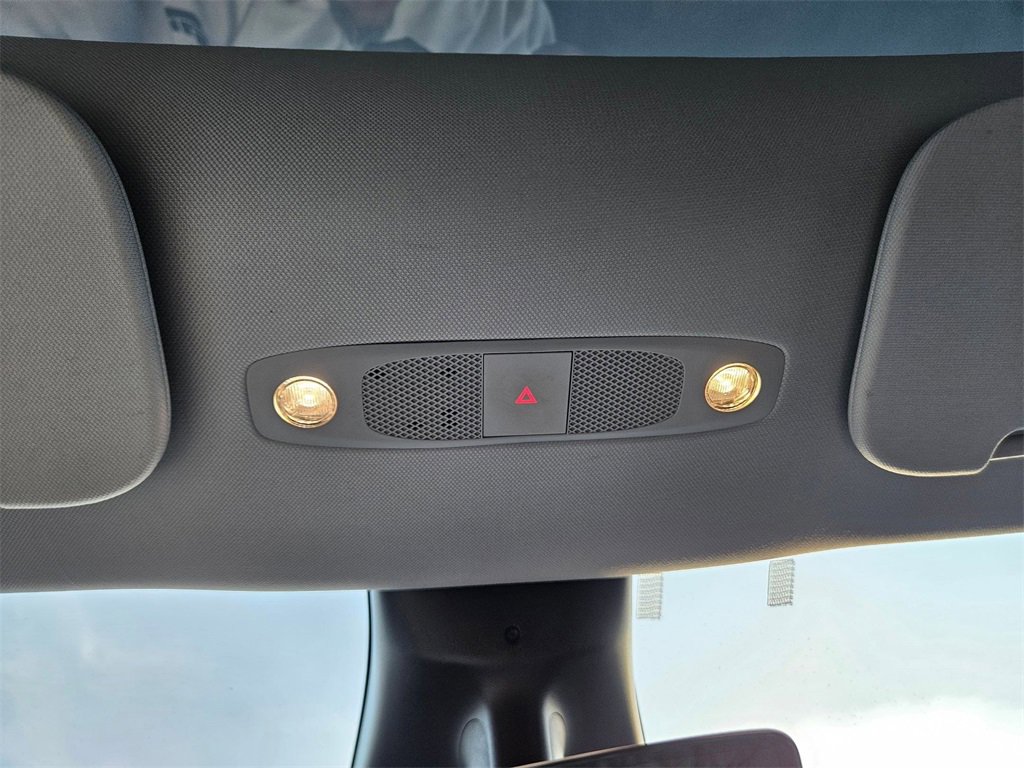 Used 2020 Tesla Model Y Long Range image 17