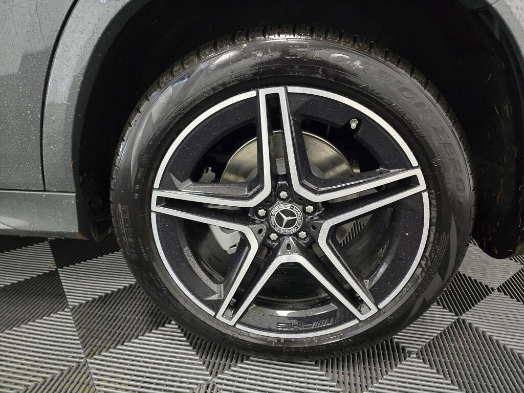 New 2026 Mercedes-Benz GLS 450 4MATIC image 23