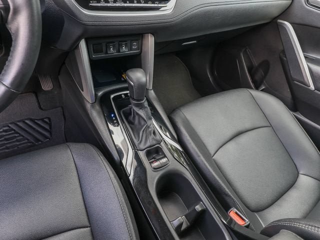 Used 2023 Toyota Corolla Cross XLE w/ Convenience Package FWD image 20
