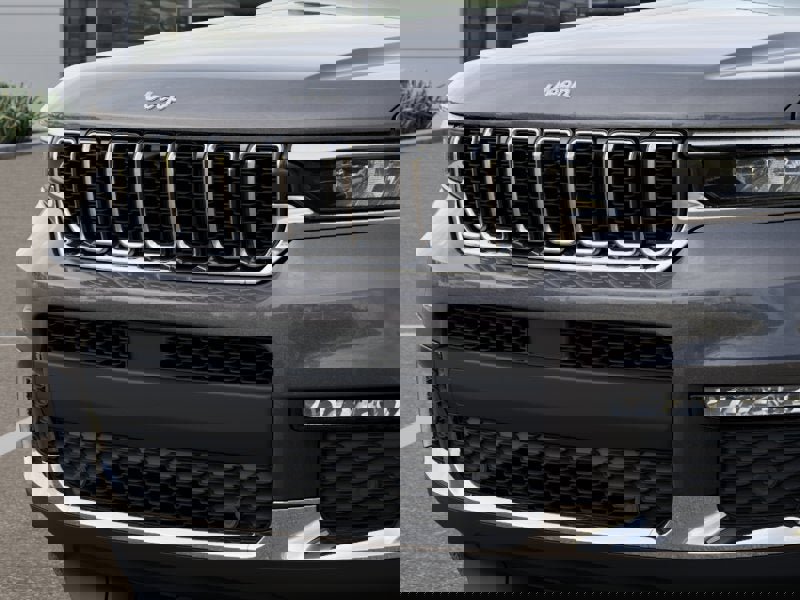 New 2025 Jeep Grand Cherokee L Limited w/ Luxury Tech Group II image 39