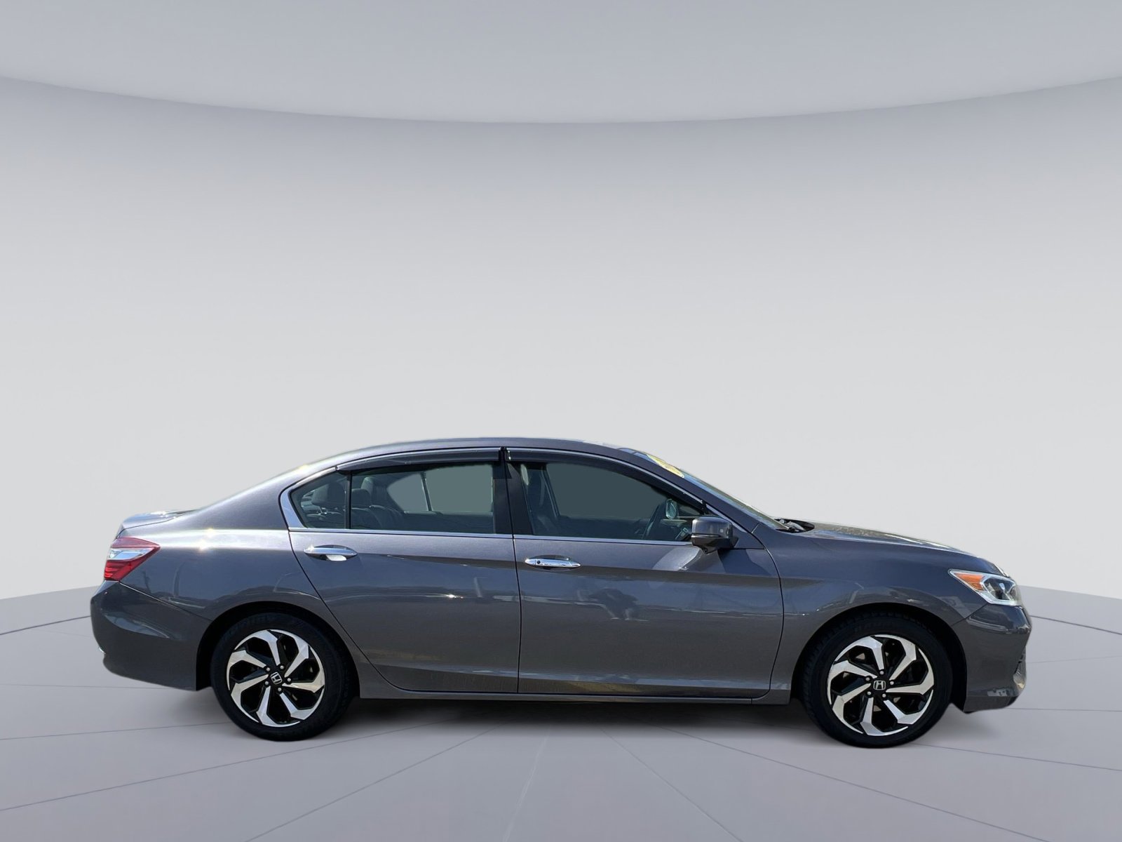 Used 2016 Honda Accord EX-L image 6