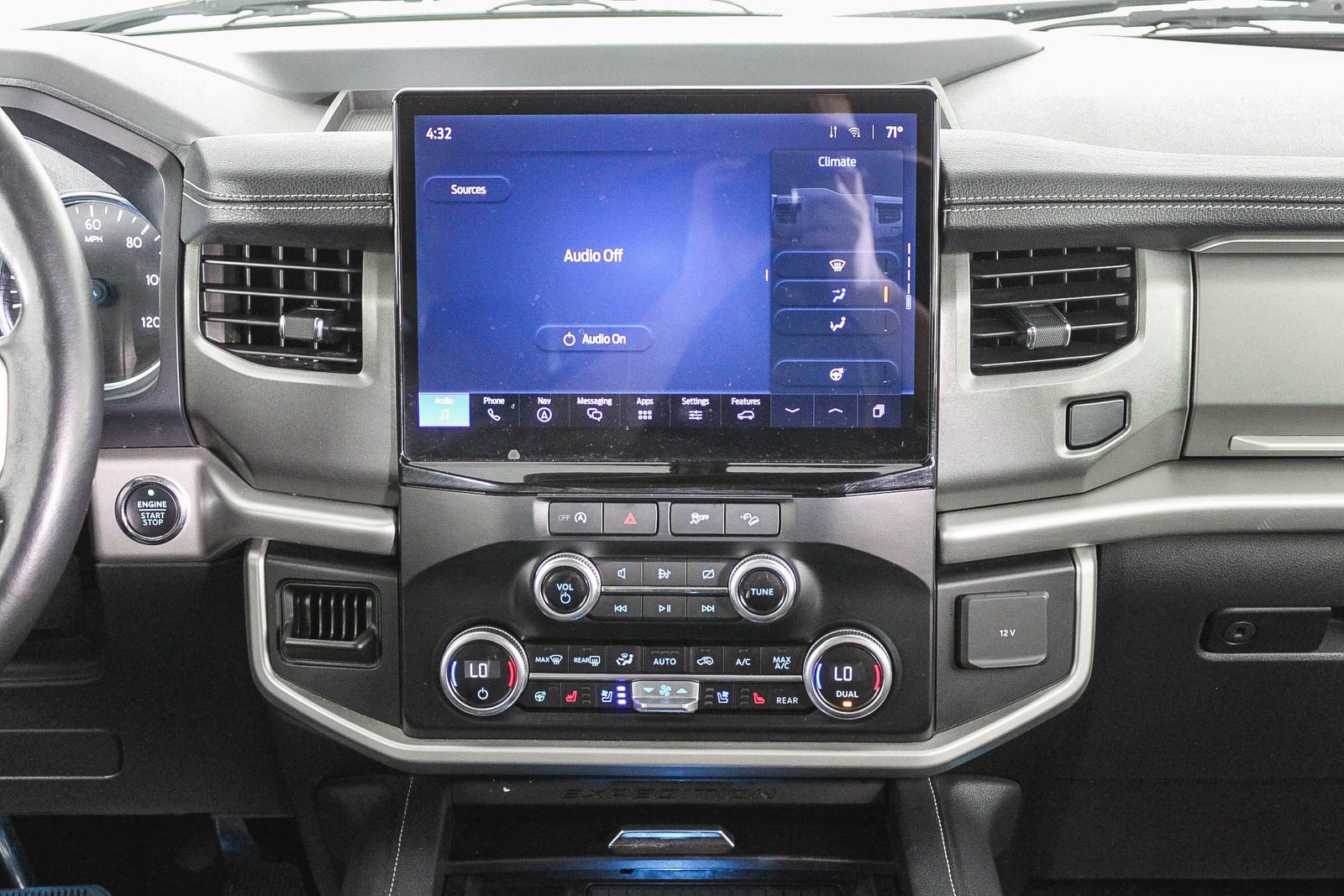 Used 2024 Ford Expedition XLT image 22