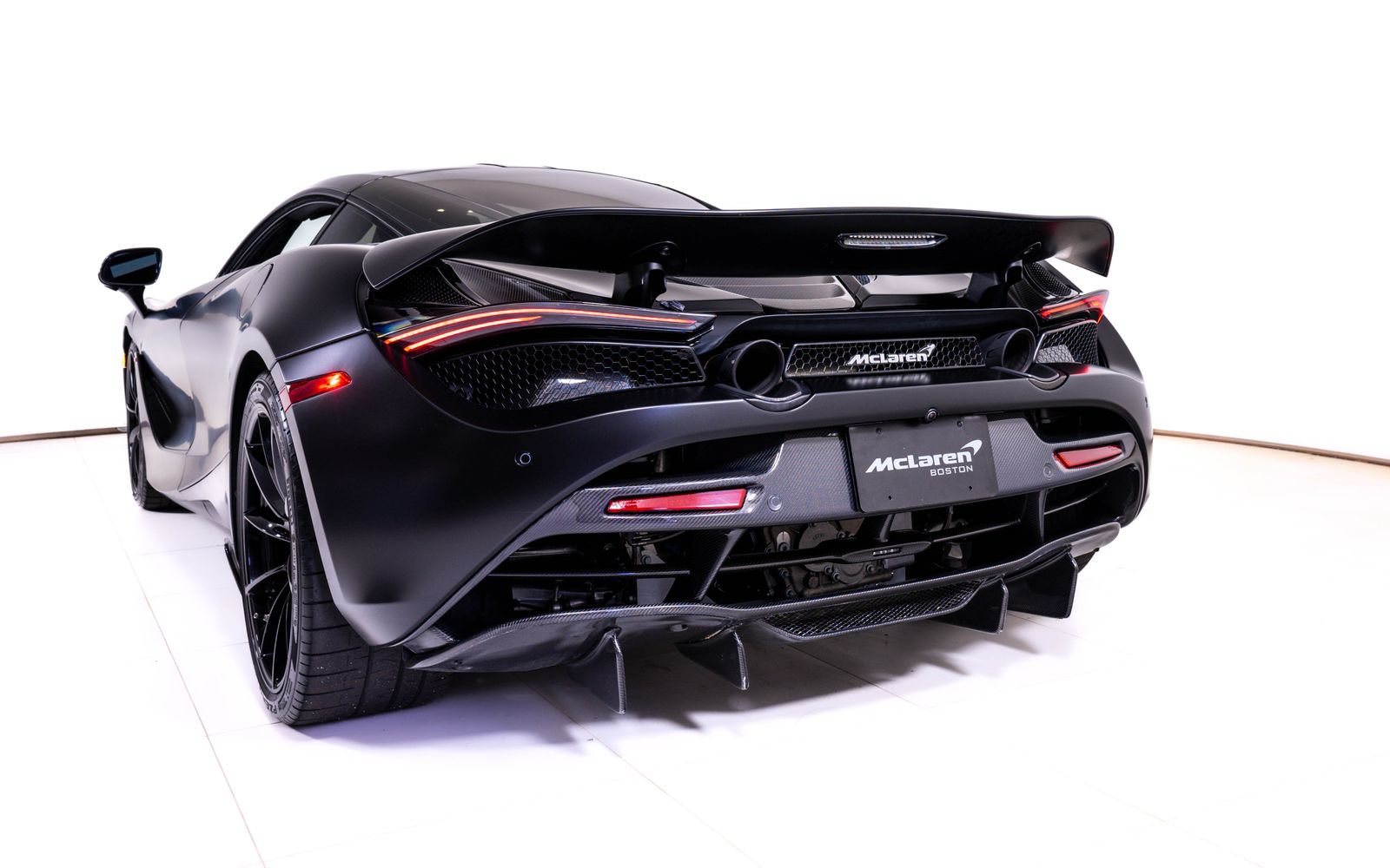 Used 2019 McLaren 720S Performance RWD image 11