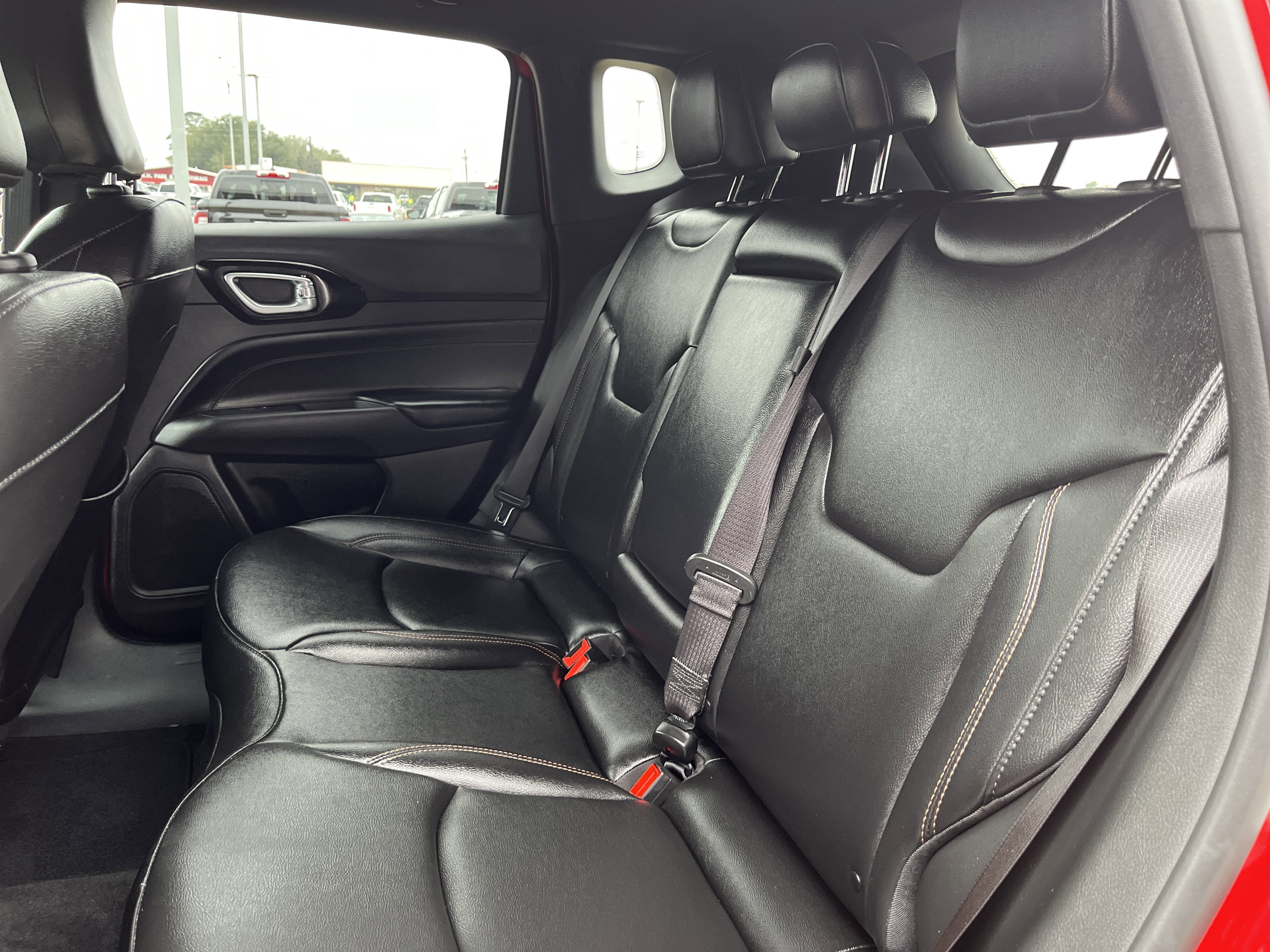 Used 2024 Jeep Compass Limited image 11