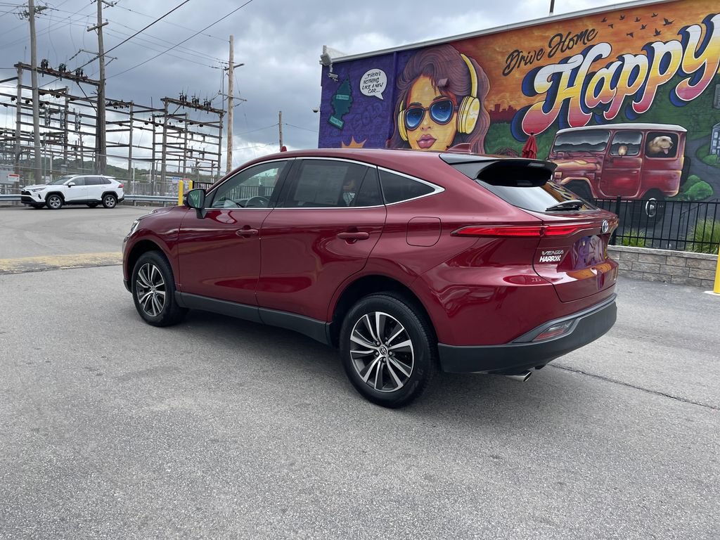 Used 2023 Toyota Venza LE AWD/4WD image 3