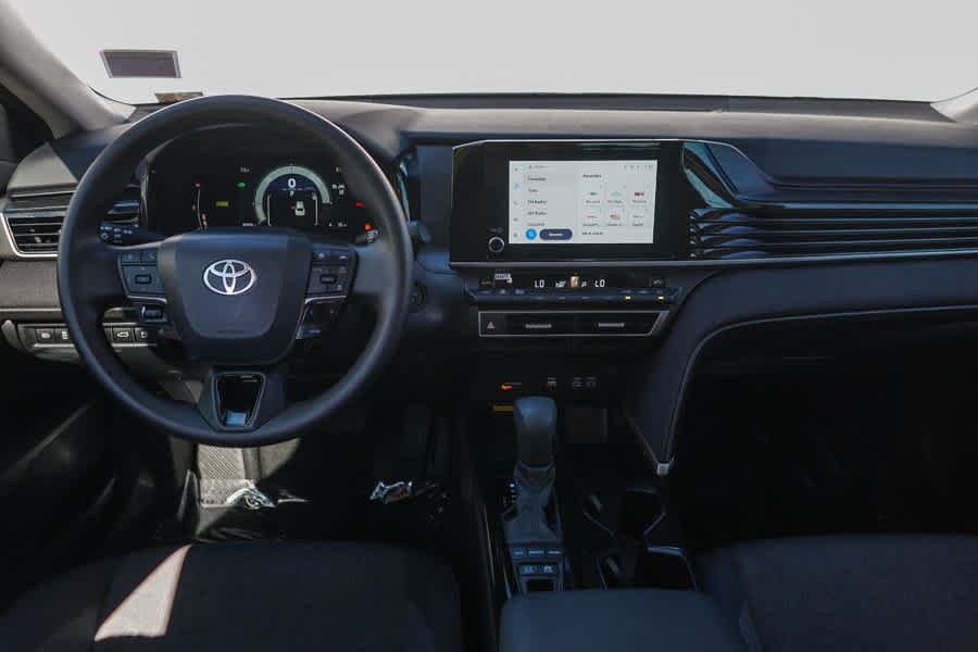 Used 2025 Toyota Camry LE FWD image 12