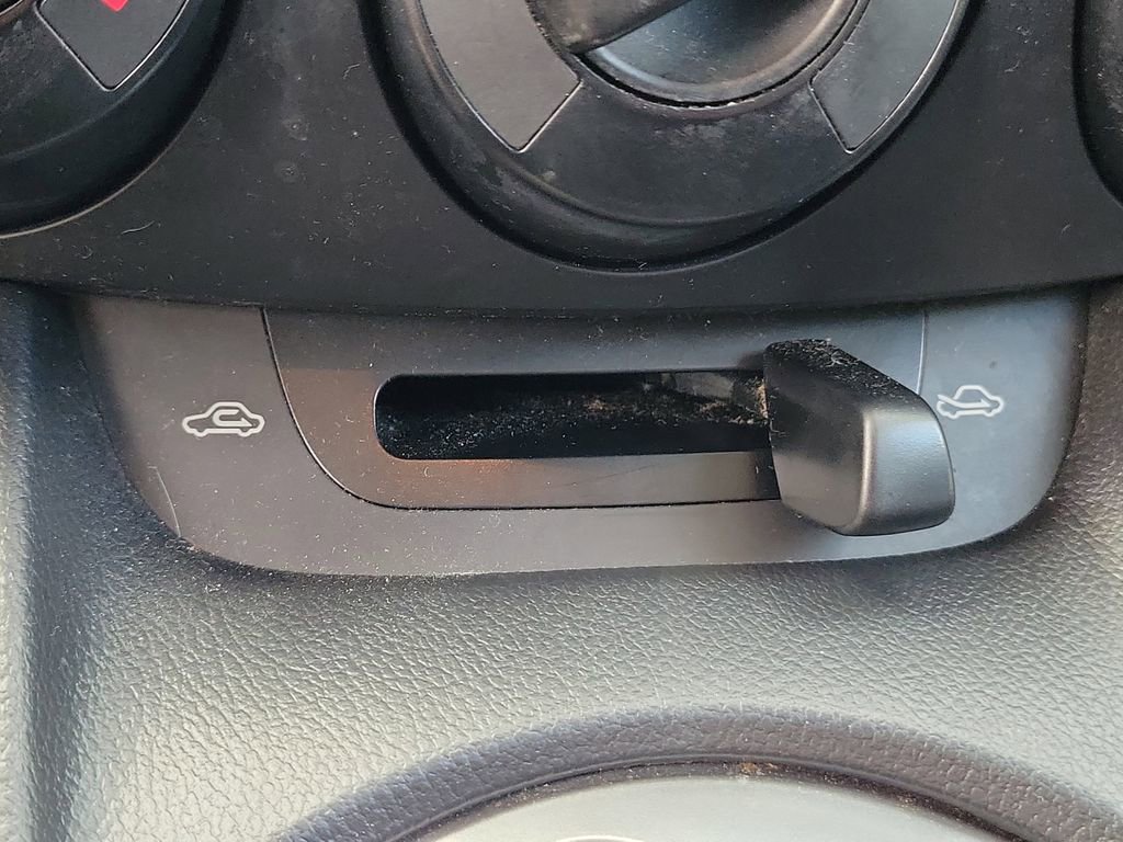 Used 2011 MAZDA MAZDA2 Touring FWD image 32