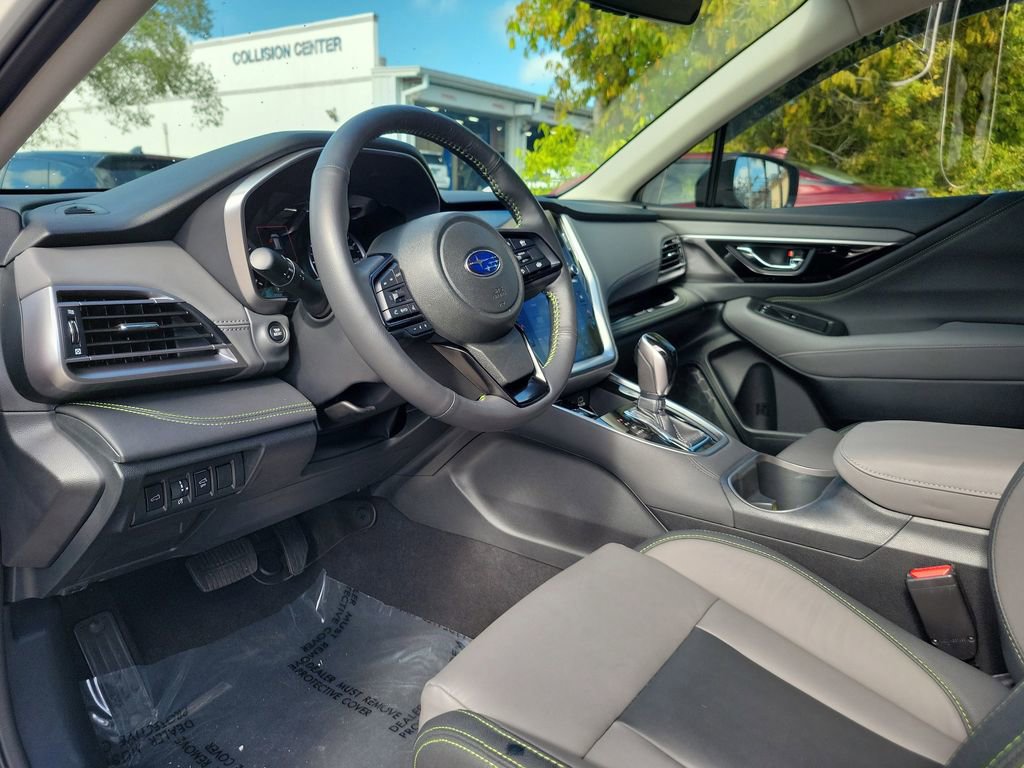 Used 2025 Subaru Outback Onyx Edition AWD/4WD image 22