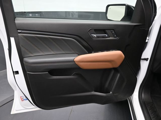 Used 2024 GMC Canyon AT4 w/ Technology Package AWD/4WD image 9