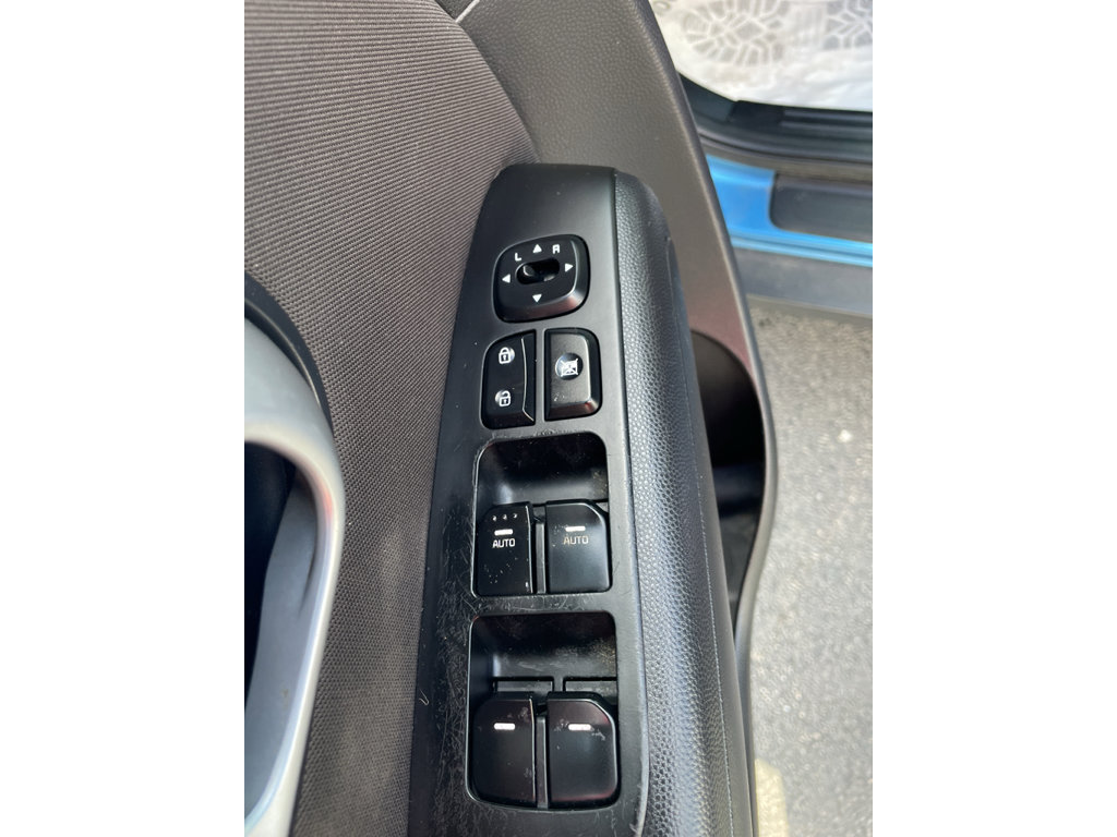 Used 2016 Kia Soul + w/ Designer's Package image 12