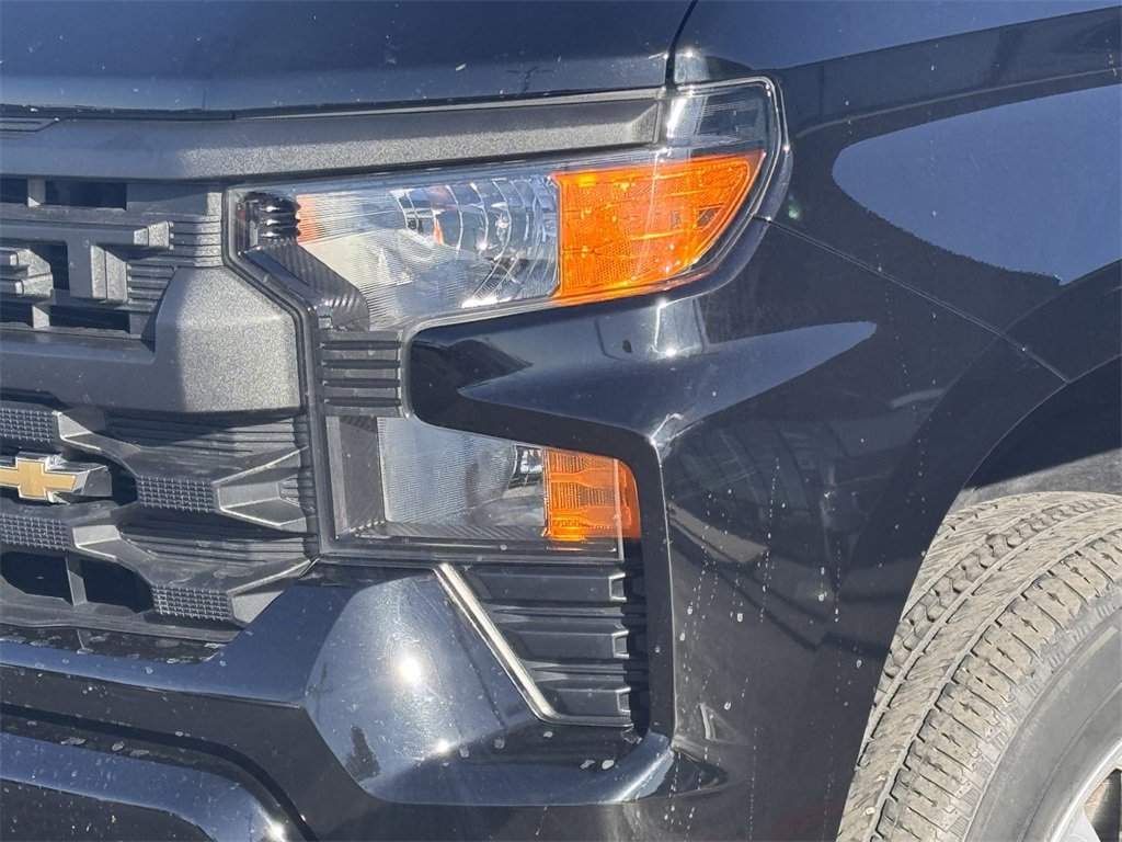 Used 2023 Chevrolet Silverado 1500 Custom image 10
