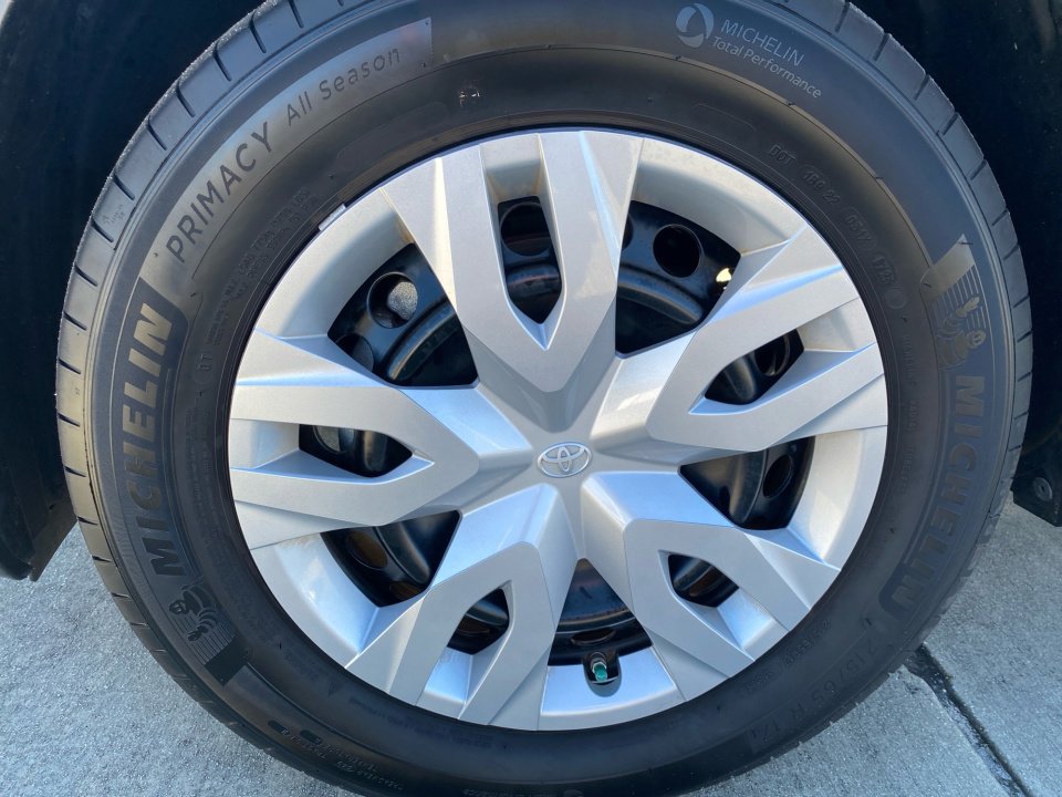 Used 2023 Toyota Corolla Cross L image 30