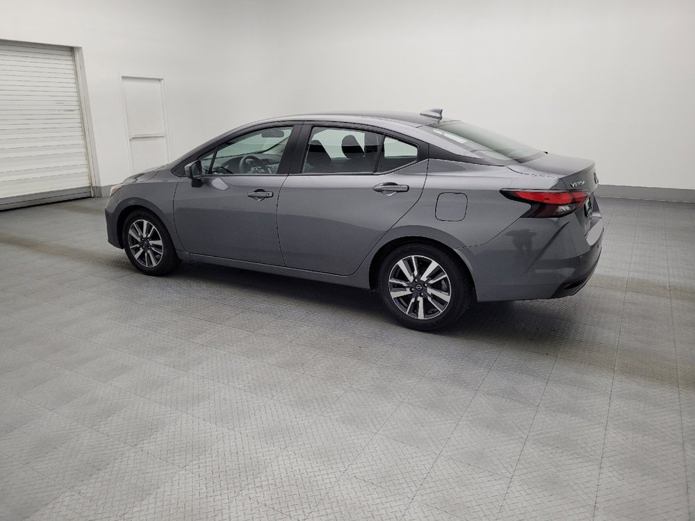 Used 2023 Nissan Versa SV image 3