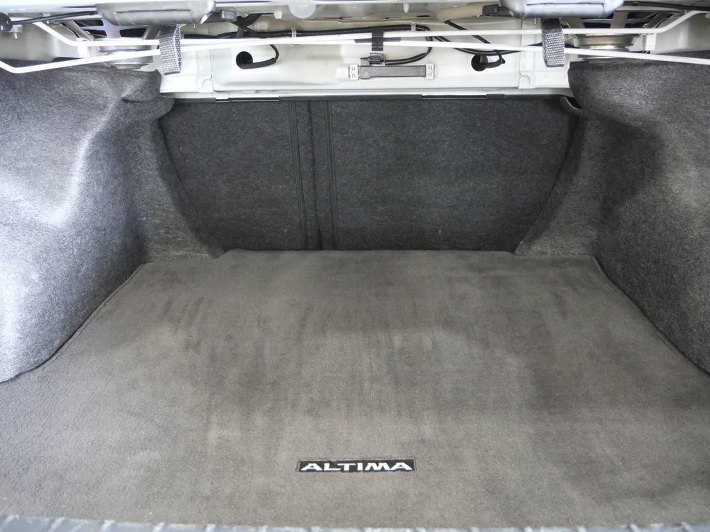 Used 2025 Nissan Altima 2.5 SV FWD image 24