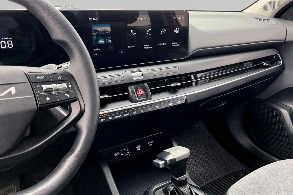 Used 2025 Kia K4 LXS image 6