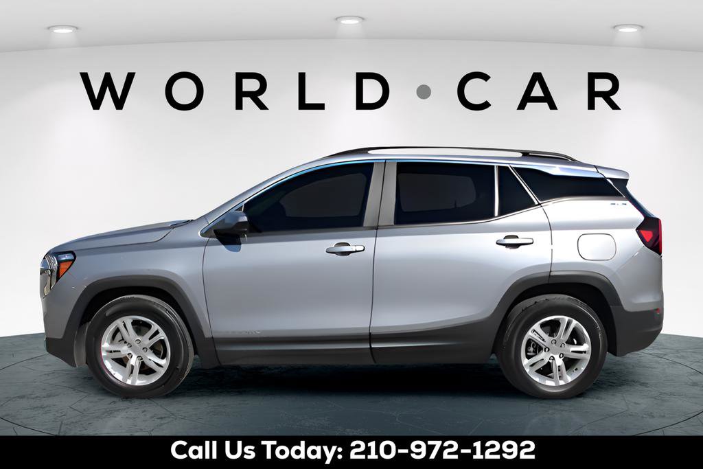 Used 2023 GMC Terrain SLE w/ Driver Convenience Package image 4