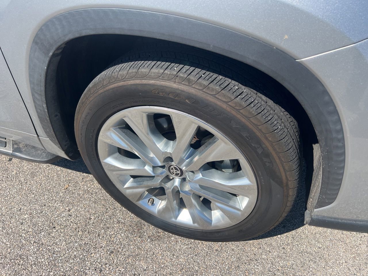 Used 2020 Toyota Highlander Limited FWD image 14