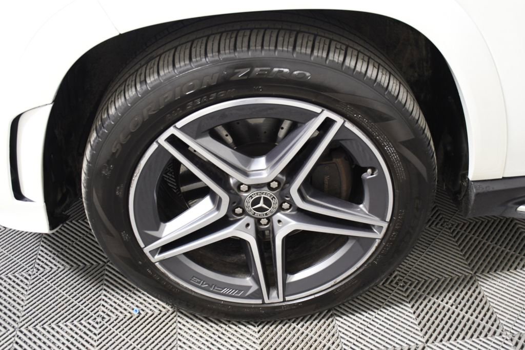 Used 2021 Mercedes-Benz GLS 580 4MATIC image 11