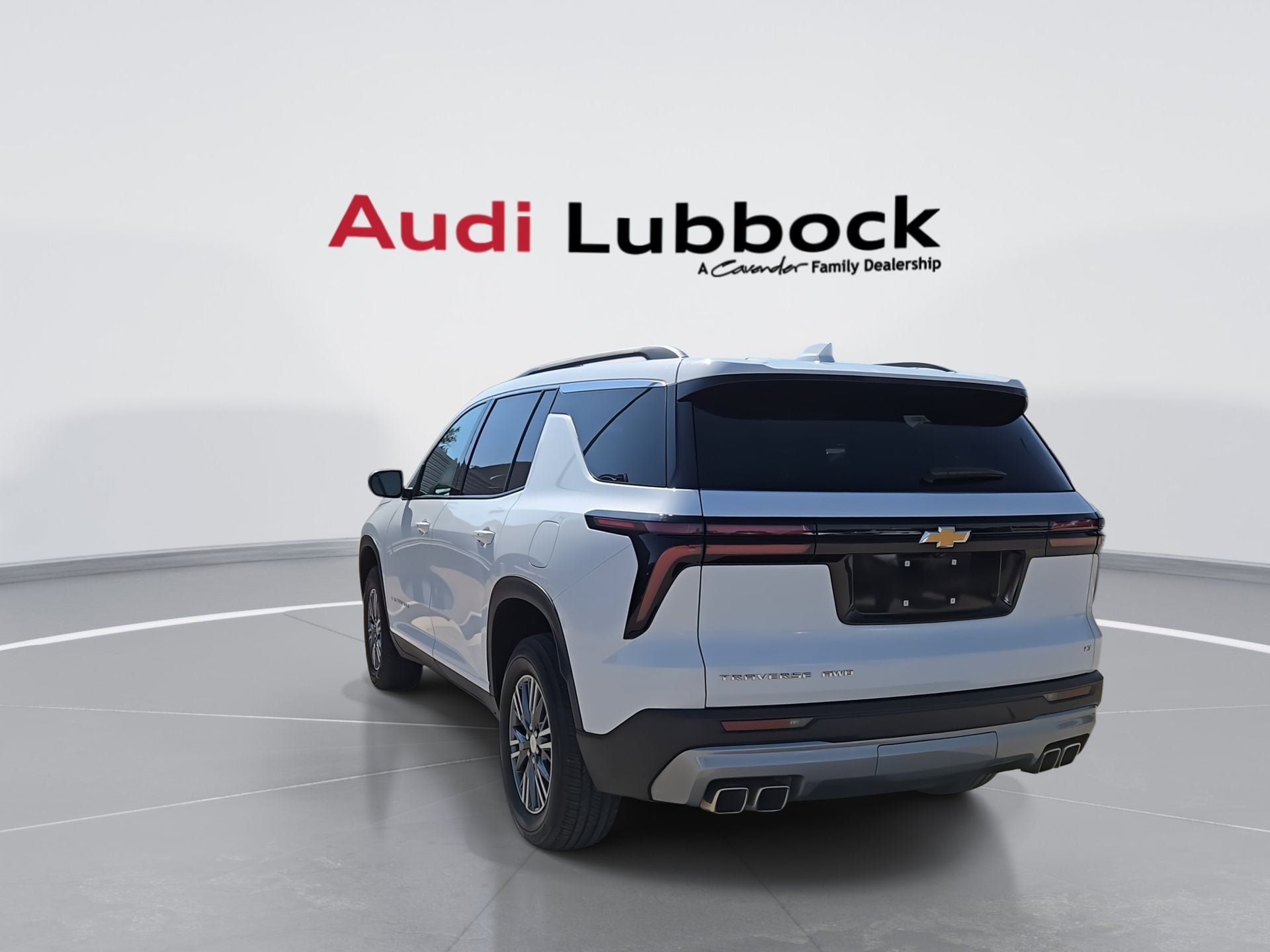 Used 2024 Chevrolet Traverse LT AWD/4WD image 7