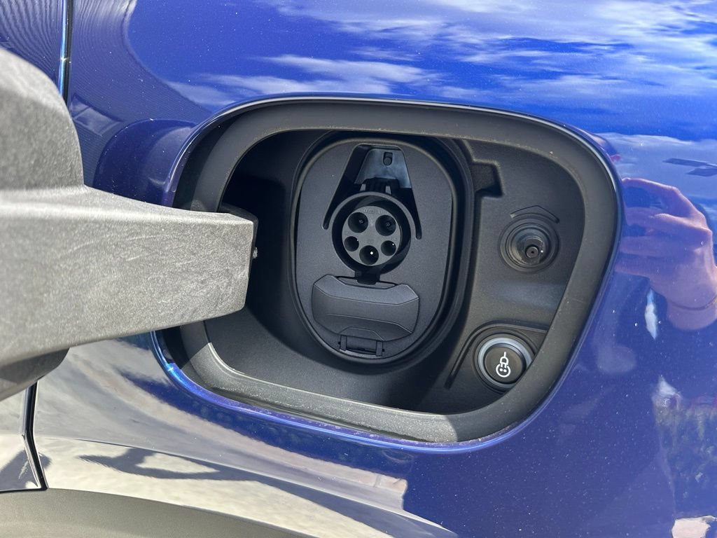 Used 2026 Porsche Macan Electric RWD image 43