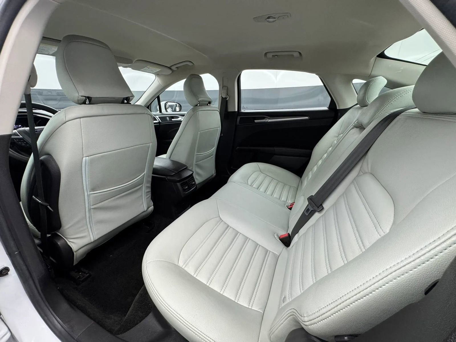 Used 2016 Ford Fusion SE image 44