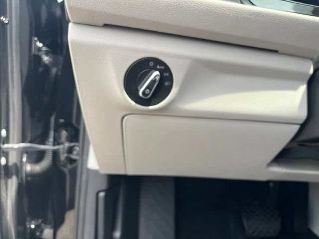 Used 2022 Volkswagen Jetta SE FWD image 19