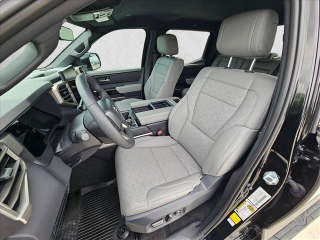 Used 2025 Toyota Tundra Limited AWD/4WD image 16