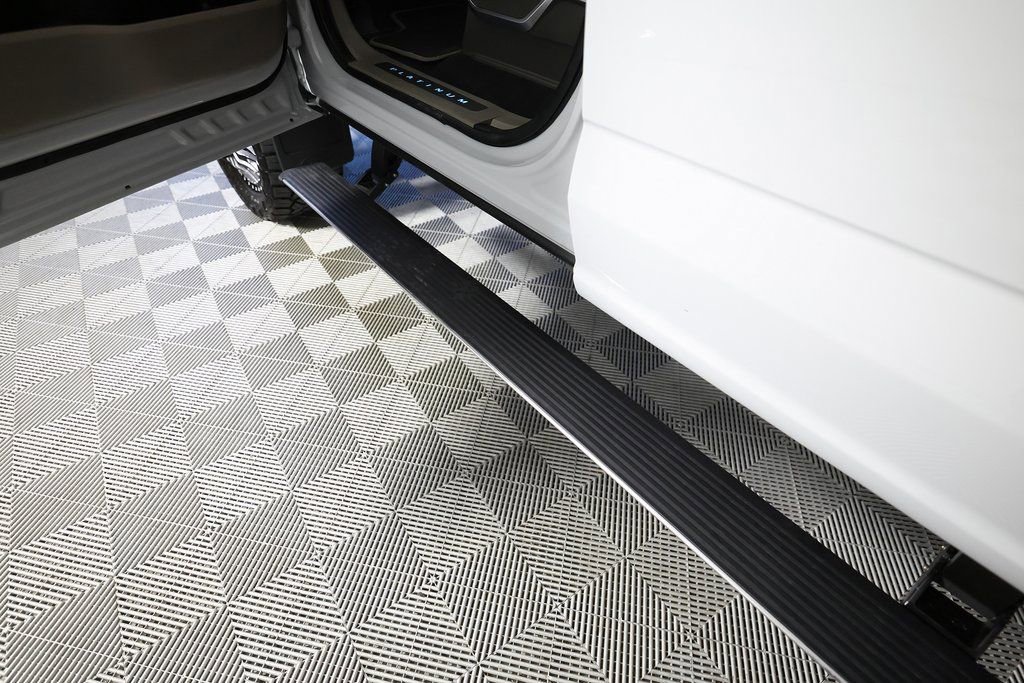 Used 2025 Ford F350 Platinum w/ Platinum Plus Package image 16