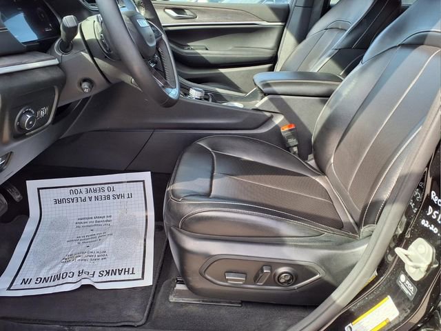 Used 2024 Jeep Grand Cherokee L Limited w/ Luxury Tech Group II image 18