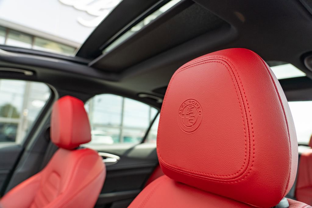 New 2025 Alfa Romeo Giulia w/ Veloce Package Rwd image 15