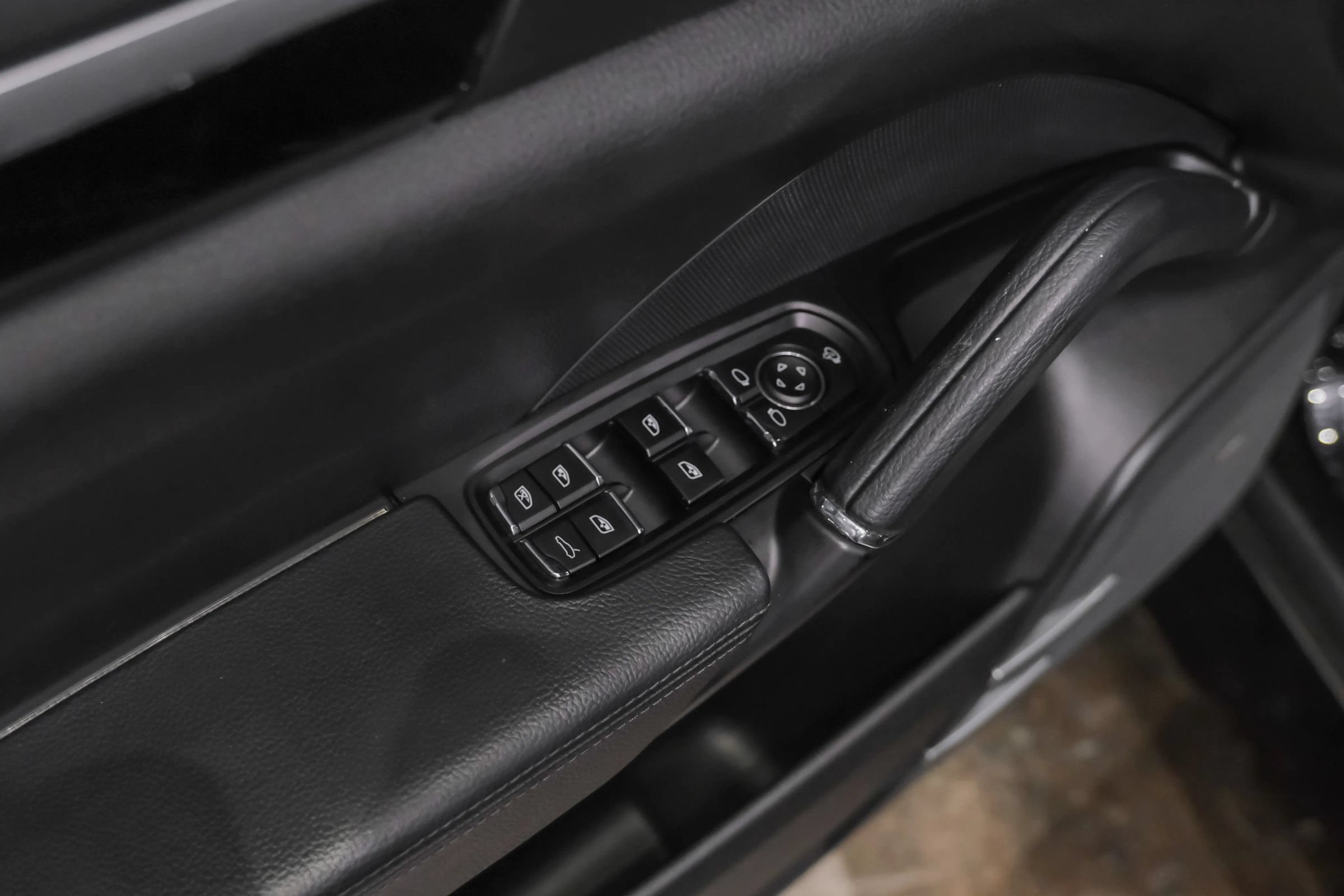 Used 2018 Porsche Cayenne AWD/4WD image 40