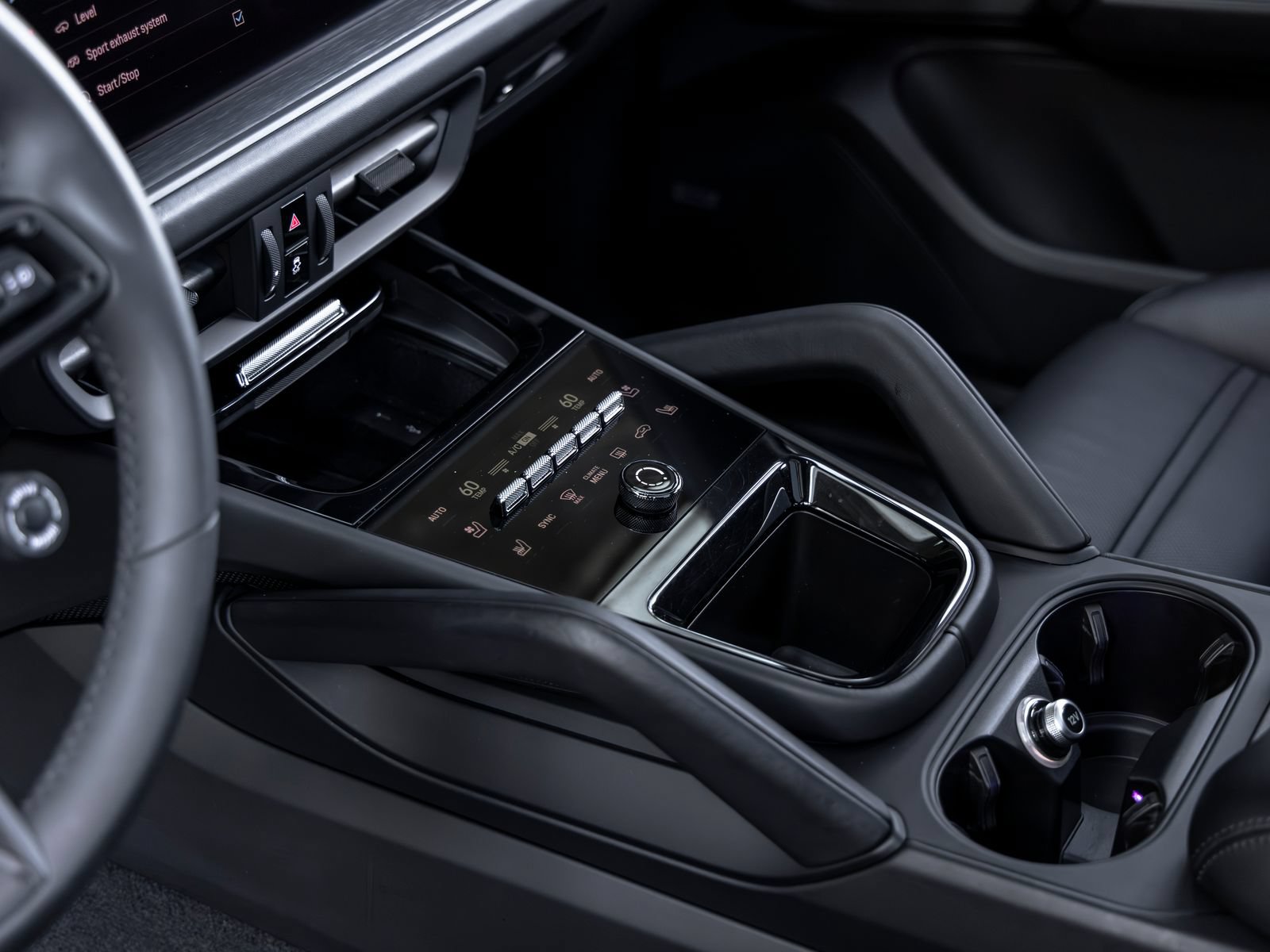 Certified 2025 Porsche Cayenne GTS AWD/4WD image 40