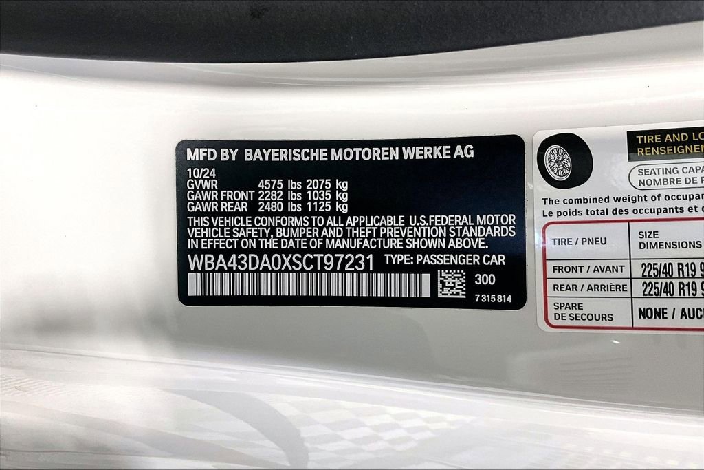 Used 2025 BMW 430i Coupe w/ Convenience Package image 32