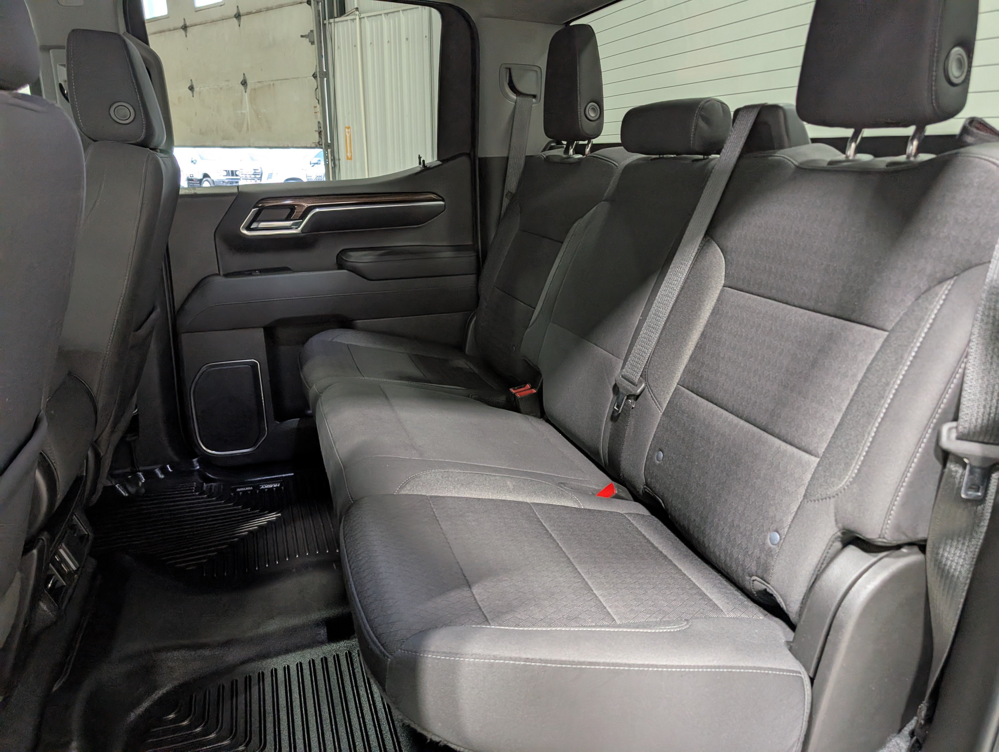 Used 2022 Chevrolet Silverado 1500 LT AWD/4WD image 17
