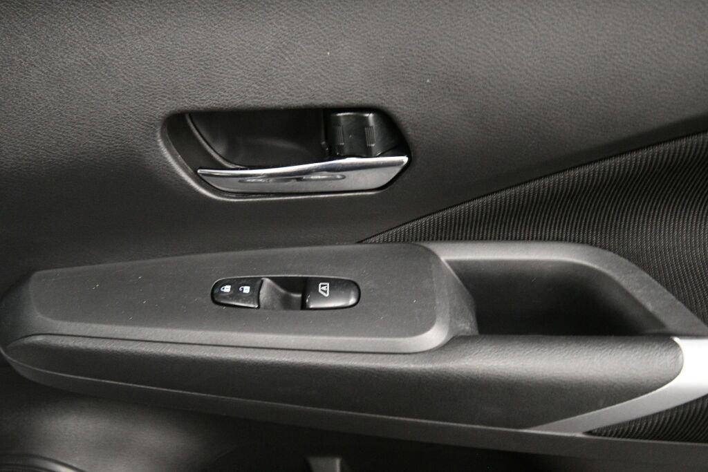 Used 2022 Nissan Kicks SV image 27