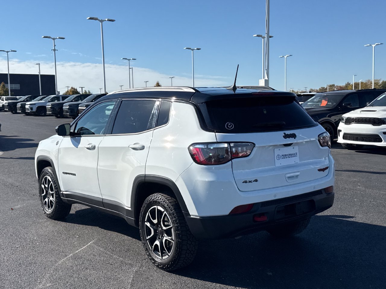 Used 2025 Jeep Compass Trailhawk w/ Trailer Tow Group AWD/4WD image 5