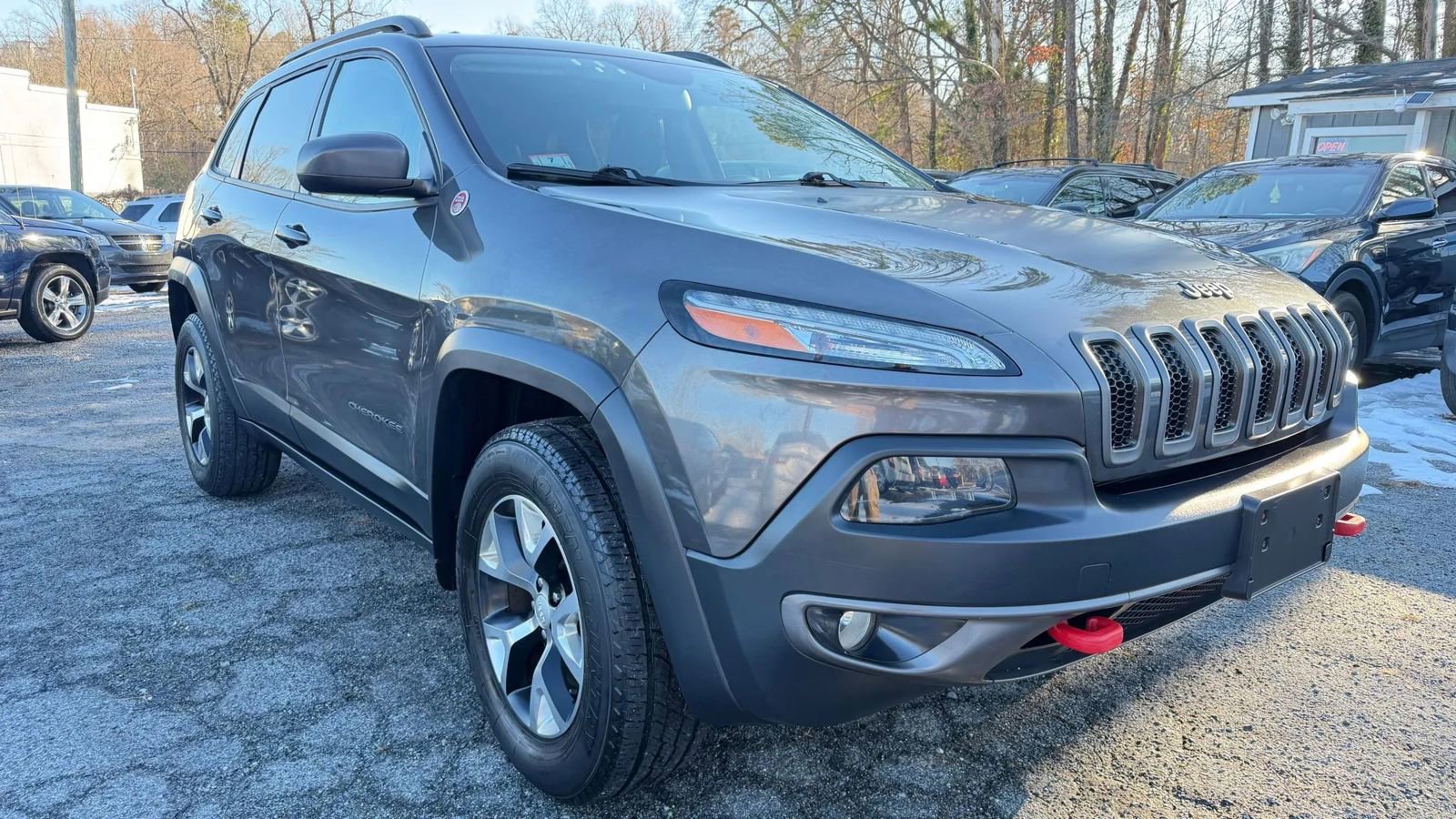 Used 2017 Jeep Cherokee Trailhawk w/ Cold Weather Group image 34