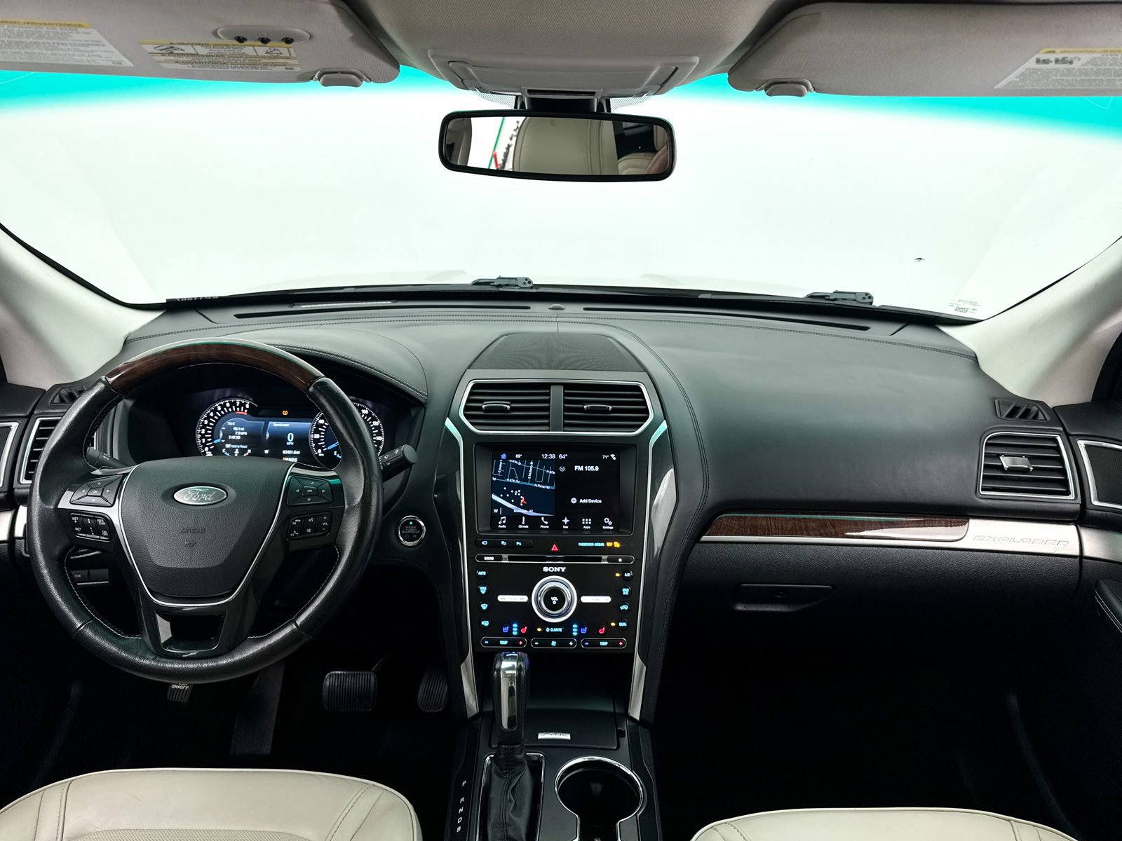 Used 2017 Ford Explorer Platinum image 21