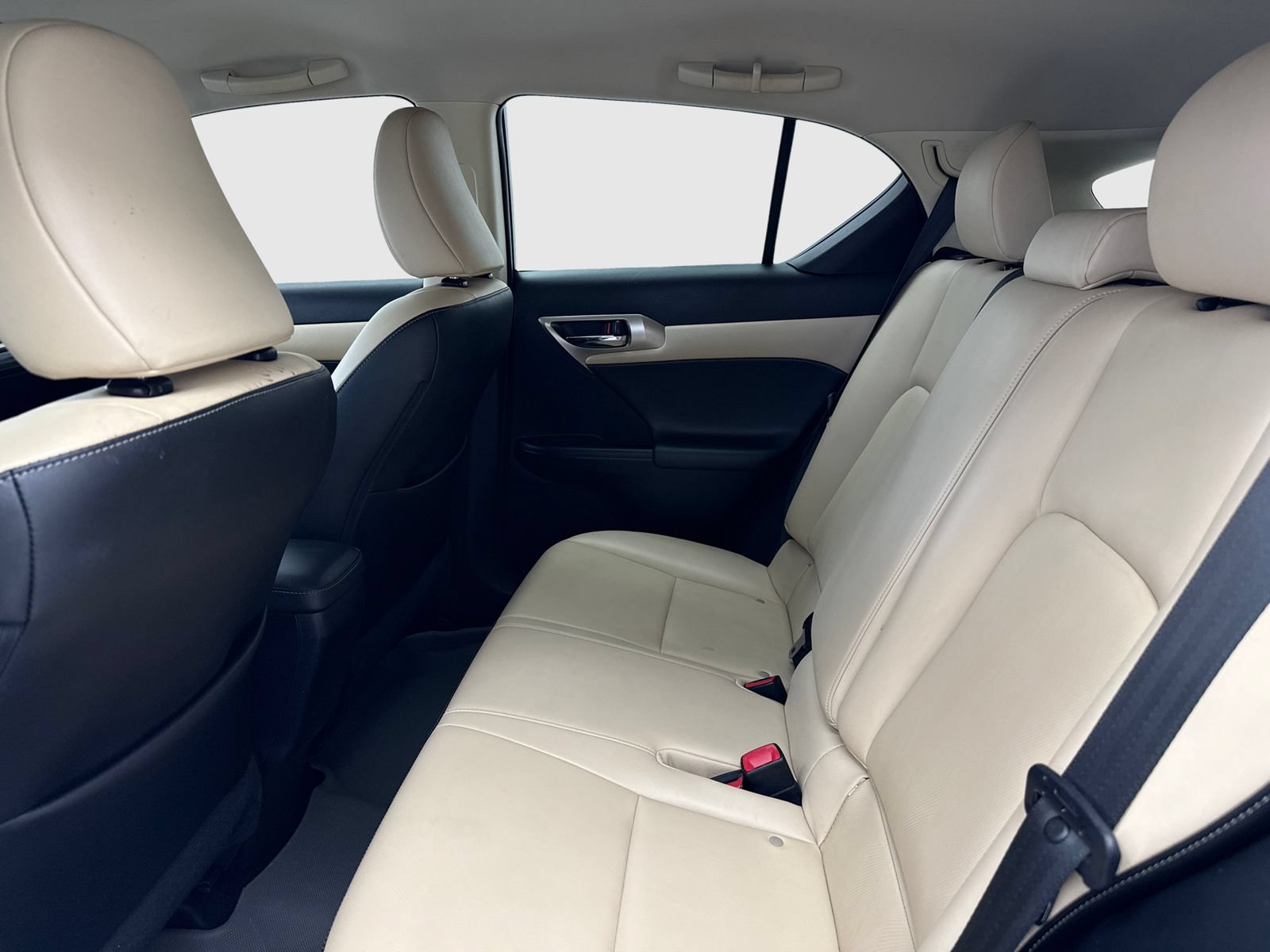 Used 2016 Lexus CT 200h w/ Accessory Package 2 FWD image 35