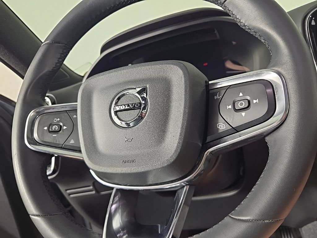 Certified 2023 Volvo XC40 Recharge Plus w/ Protection Package Premier AWD/4WD image 27