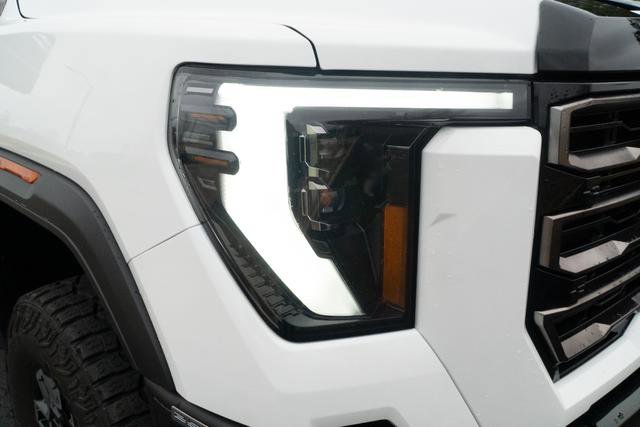 Used 2025 GMC Sierra 2500 AT4X image 36