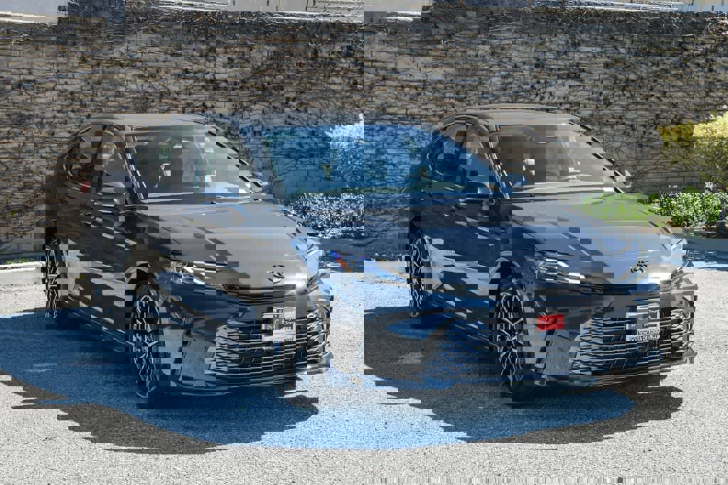 Used 2026 Toyota Camry XLE image 3