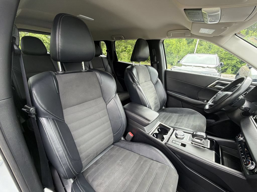 Used 2024 Mitsubishi Outlander SE AWD/4WD image 27