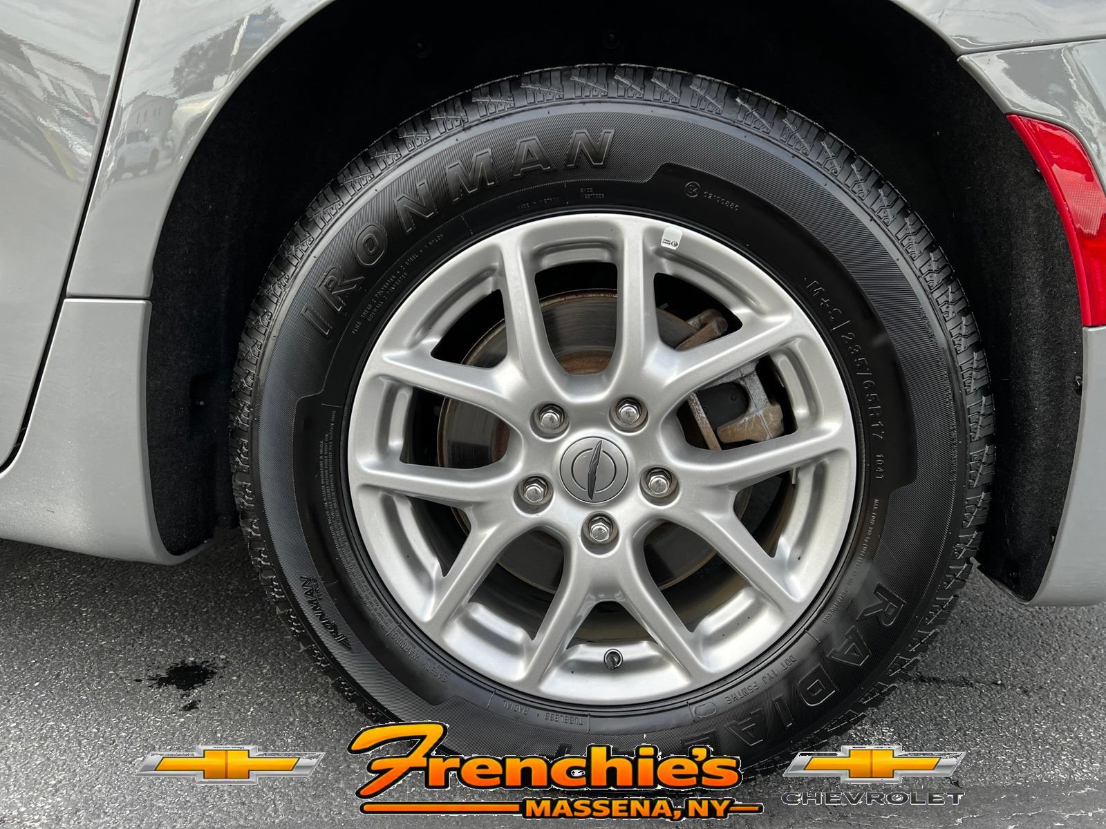 Used 2025 Chrysler Pacifica Select FWD image 7
