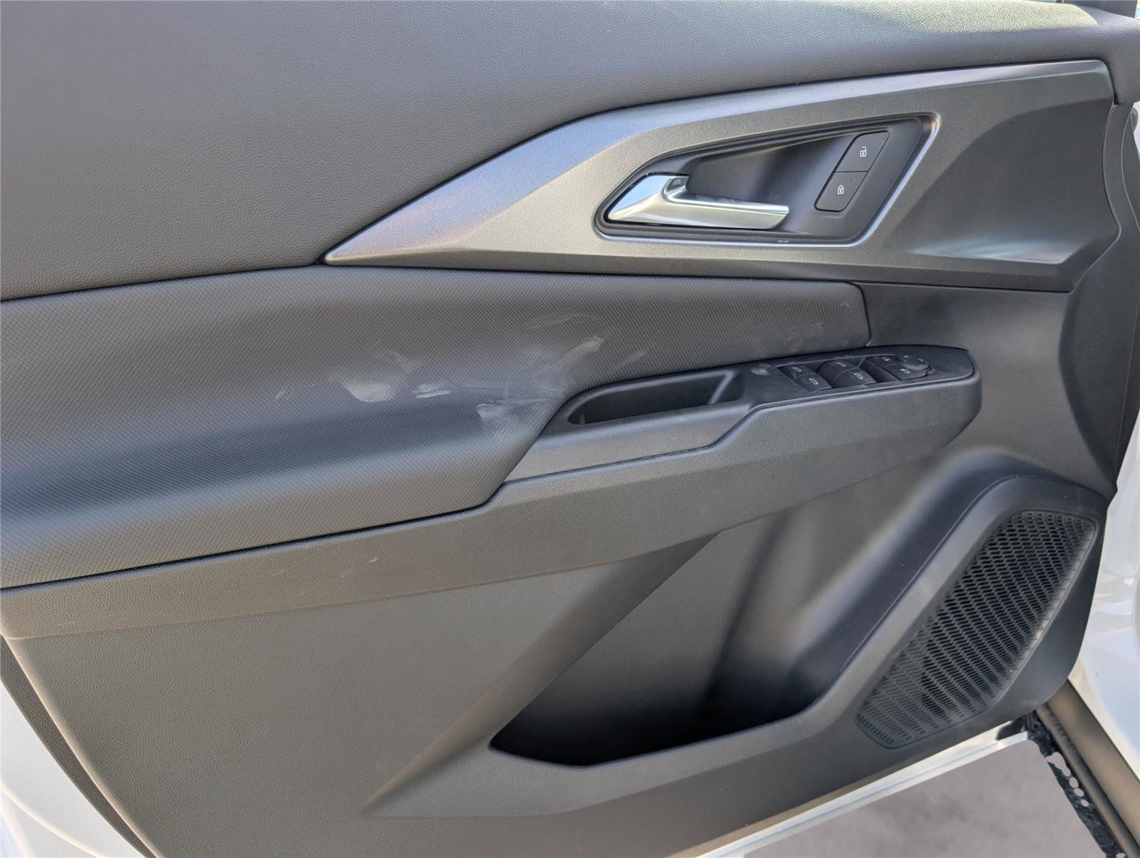 New 2026 Chevrolet Equinox EV LT image 14