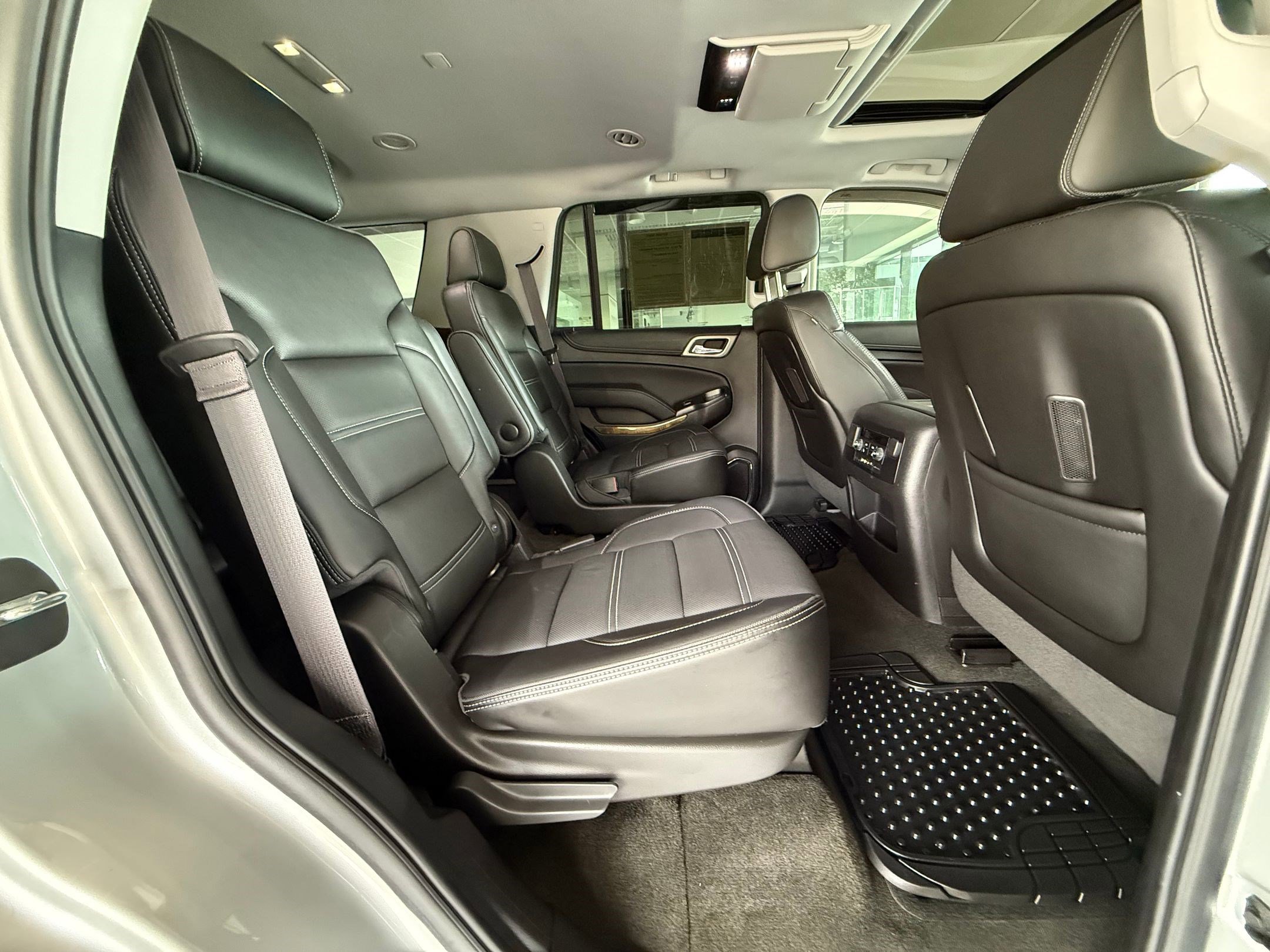 Used 2016 GMC Yukon Denali w/ Open Road Package image 31