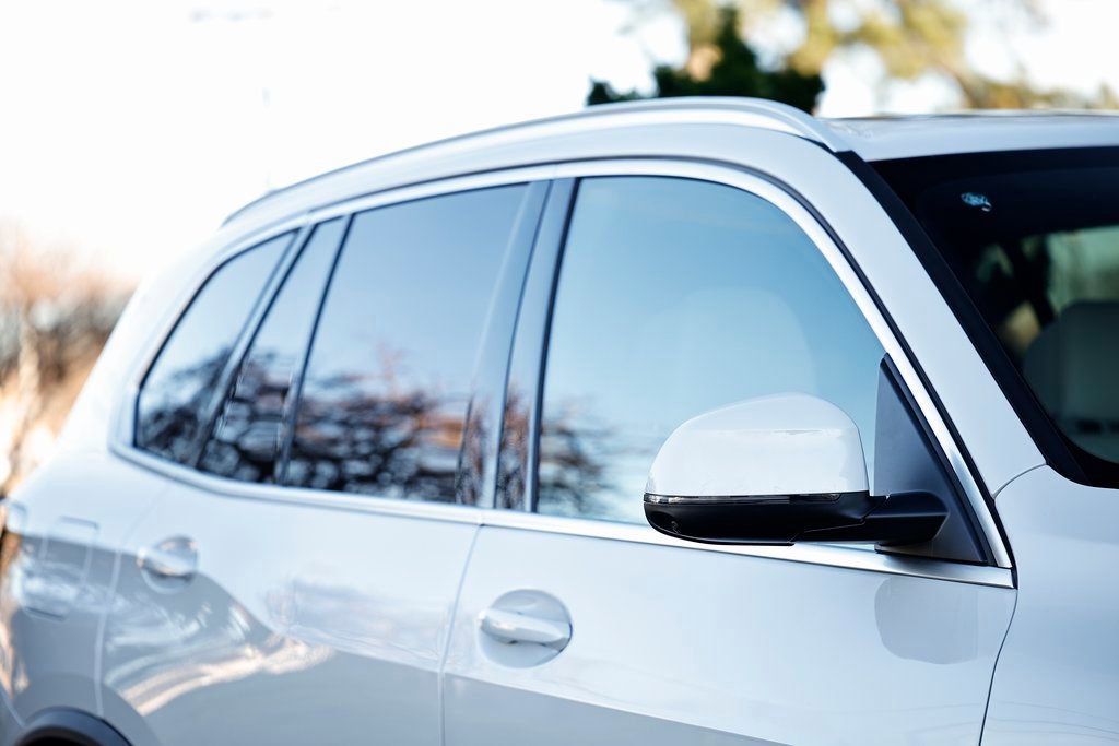 New 2026 BMW X5 xDrive50e w/ Executive Package image 3