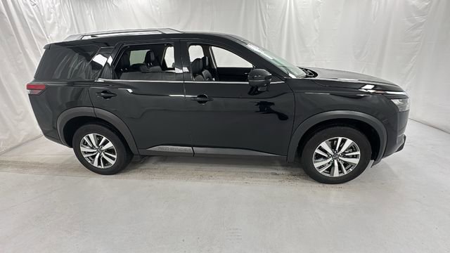 Certified 2025 Nissan Pathfinder SL image 2