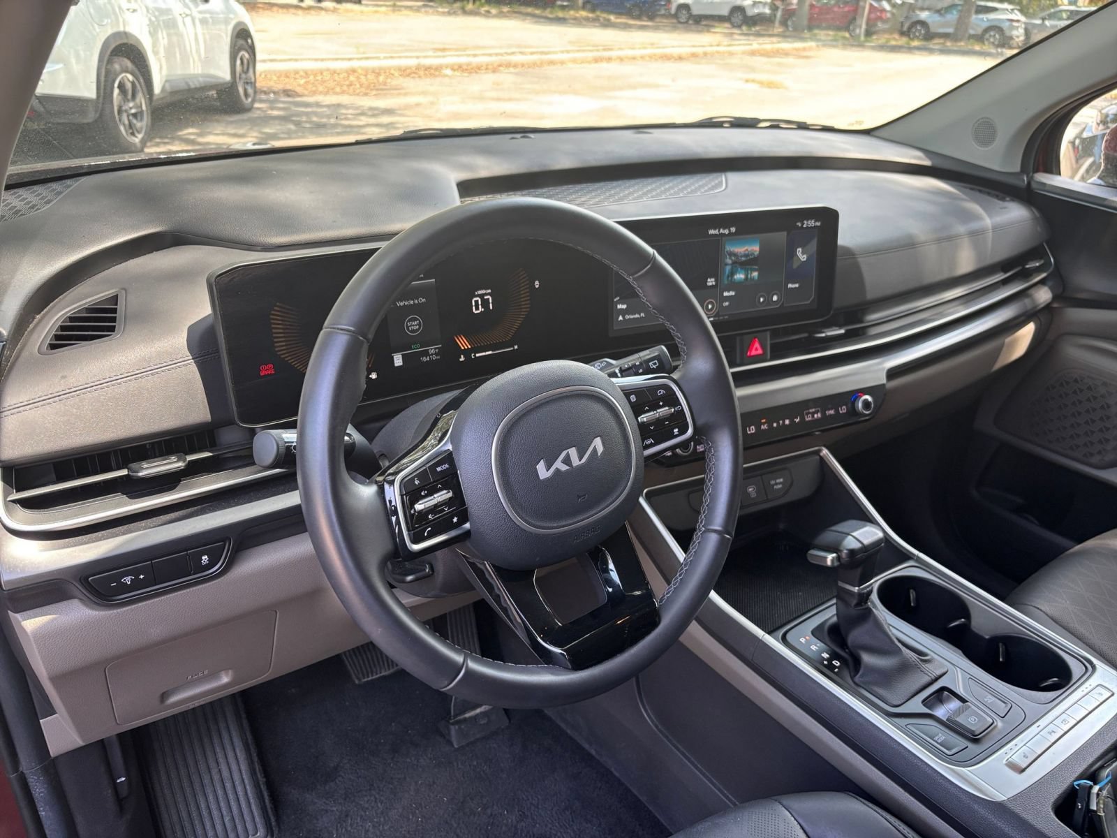 Used 2026 Kia Carnival FWD image 37