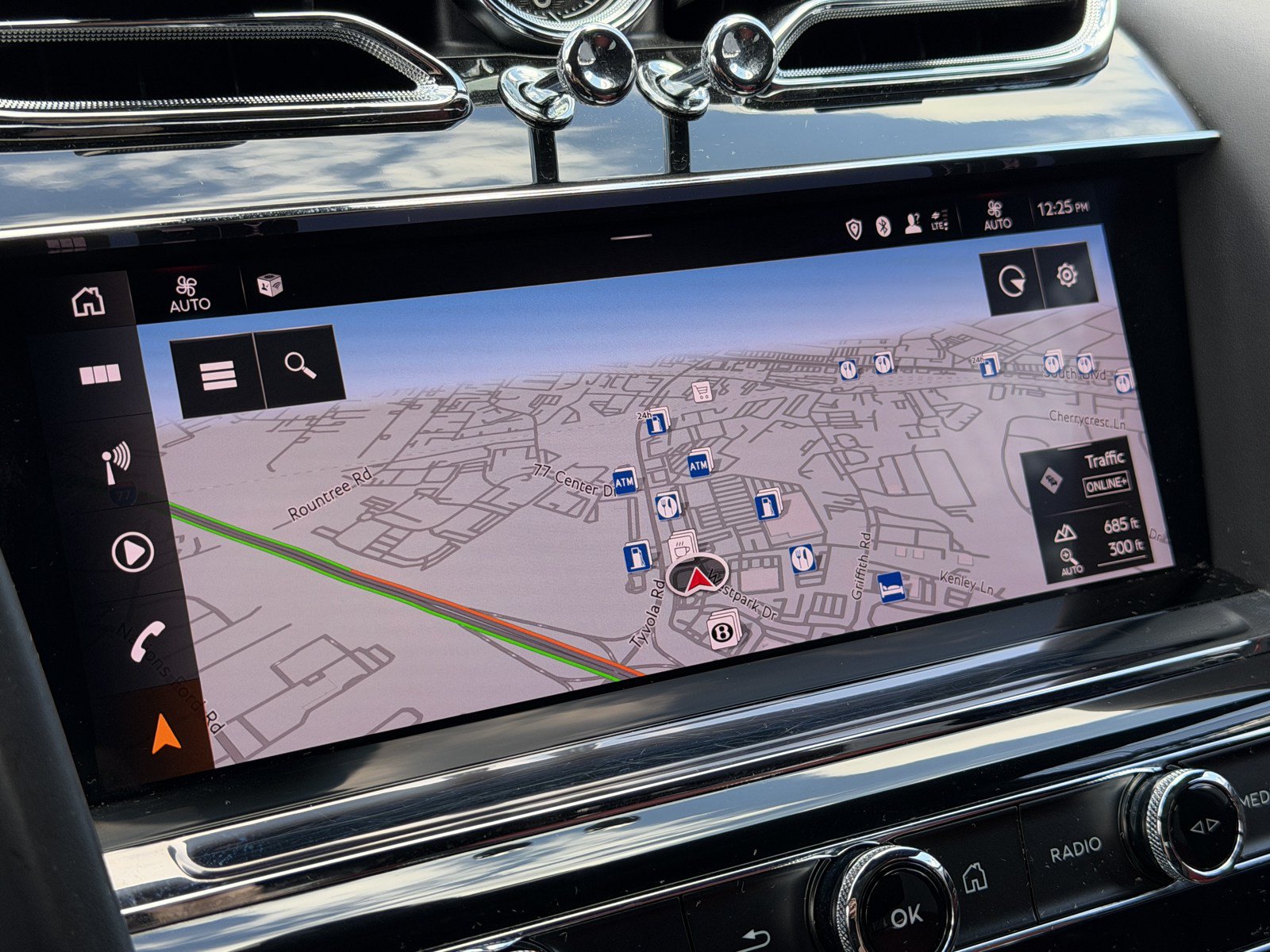 Certified 2023 Bentley Bentayga AWD/4WD image 23